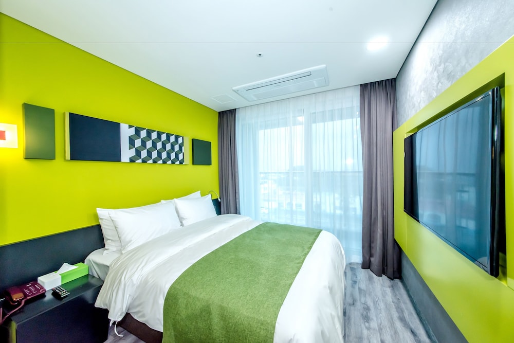 CO-OP CITY HOTEL SEONGSAN 12/71