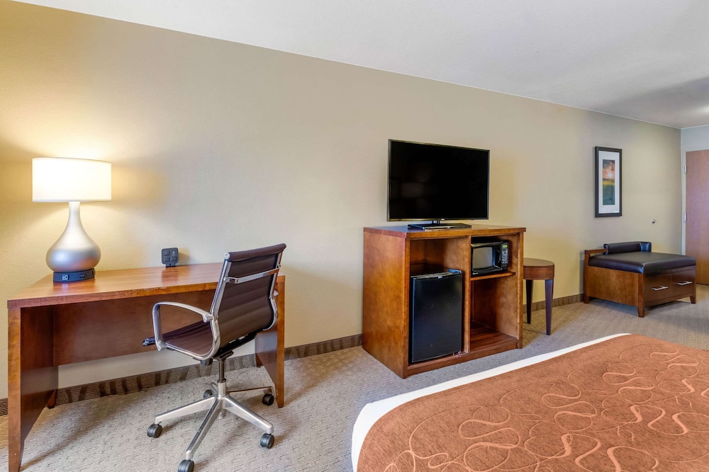 Comfort Suites Burlington, IA 30/30