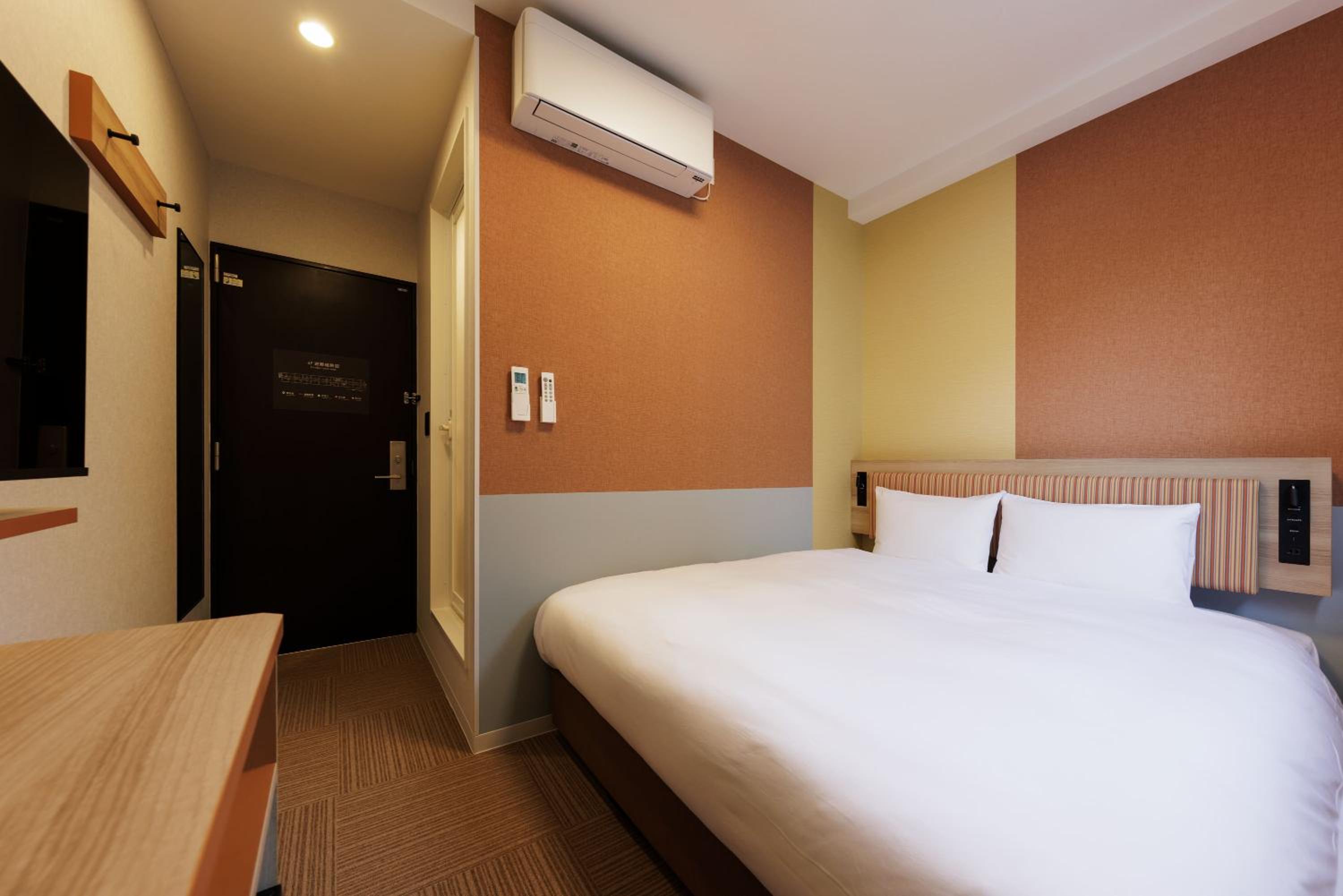 Renovated, Bay, Single, Semi Double Bed, Building
