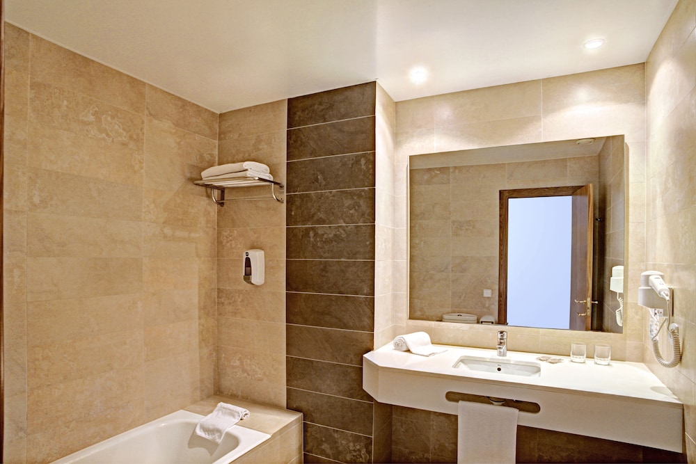 Casablanca Hotel 45/46