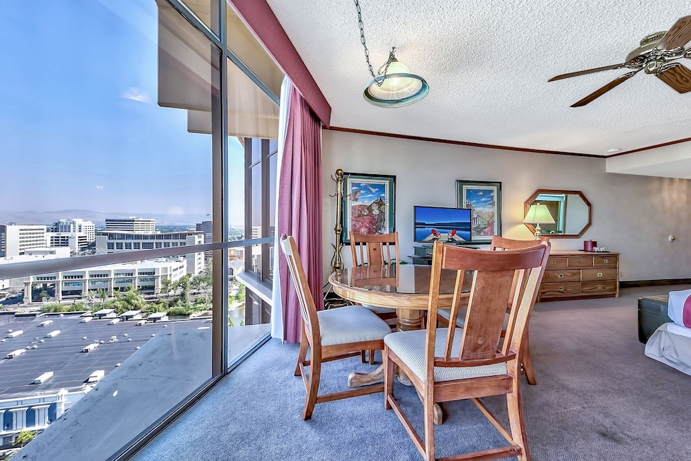 Plaza Resort Club Reno 48/66