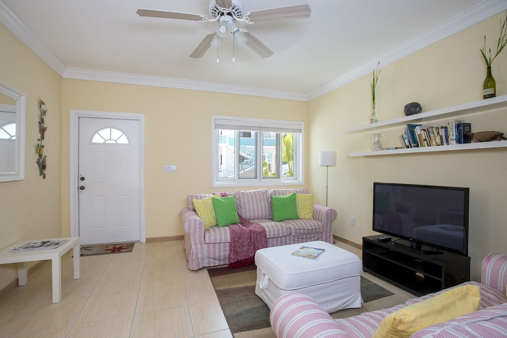 Sir Charles Guest House 19/34