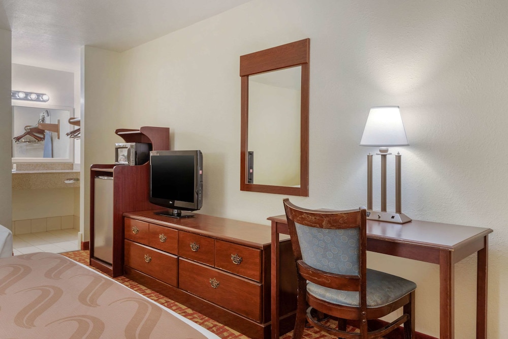 Quality Inn At Town Center 19/34