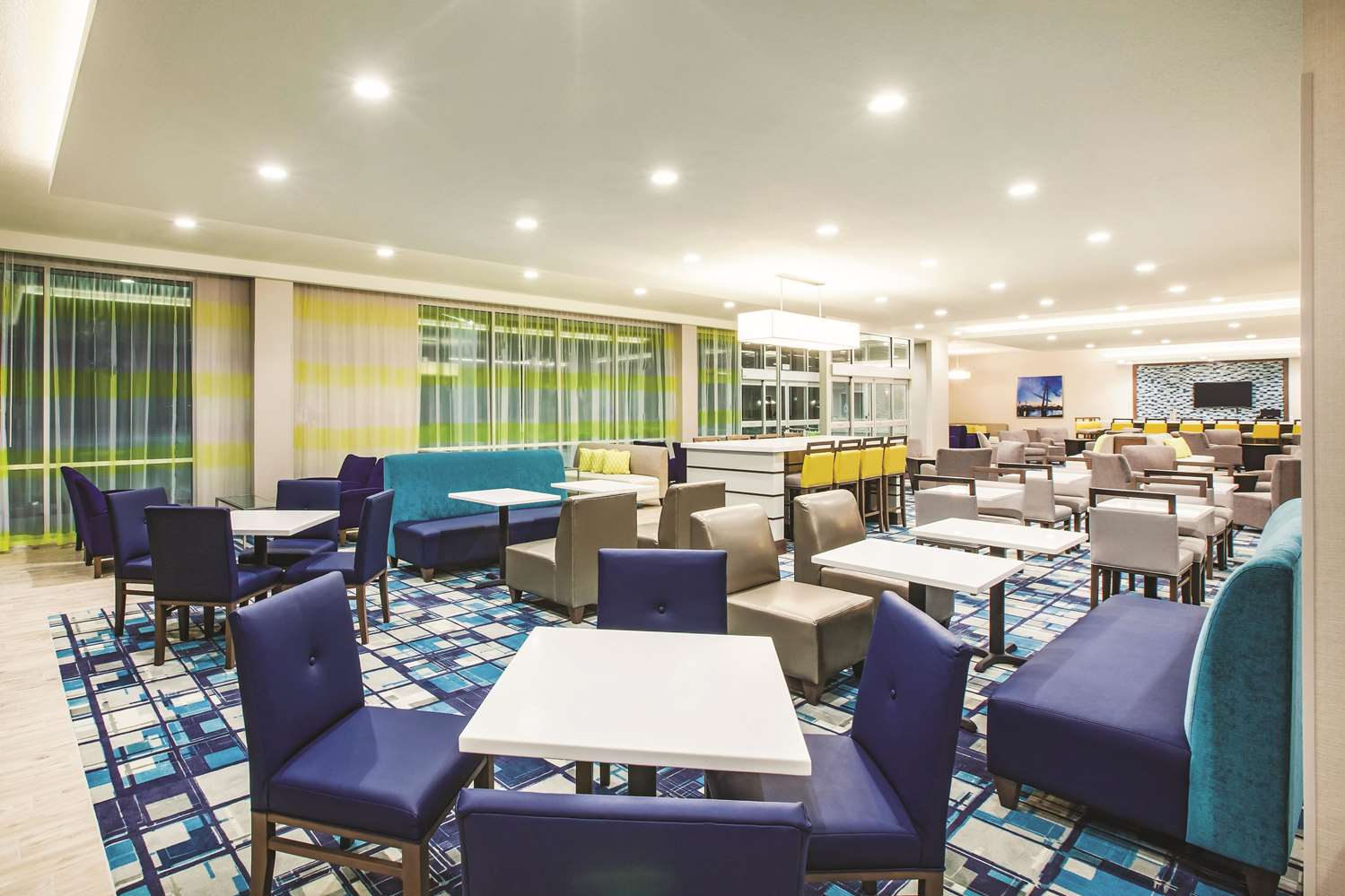 La Quinta Inn And Suites By Wyndham Wichita Northeast 26/37