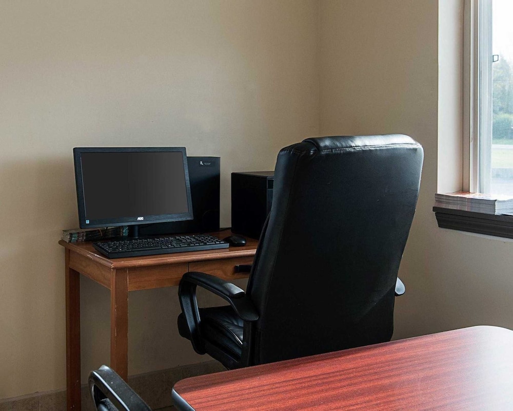 Econo Lodge Inn & Suites Canandaigua - Fingers Lake Area 34/37
