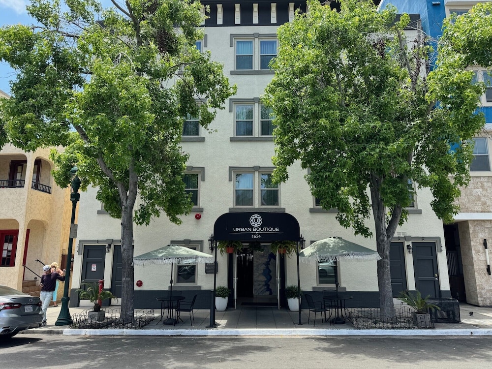 Urban Boutique Hotel 74/82