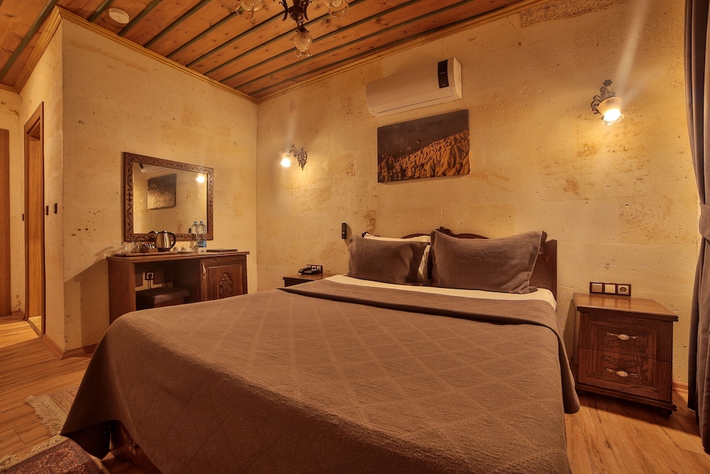 Milat Cave Hotel 19/50
