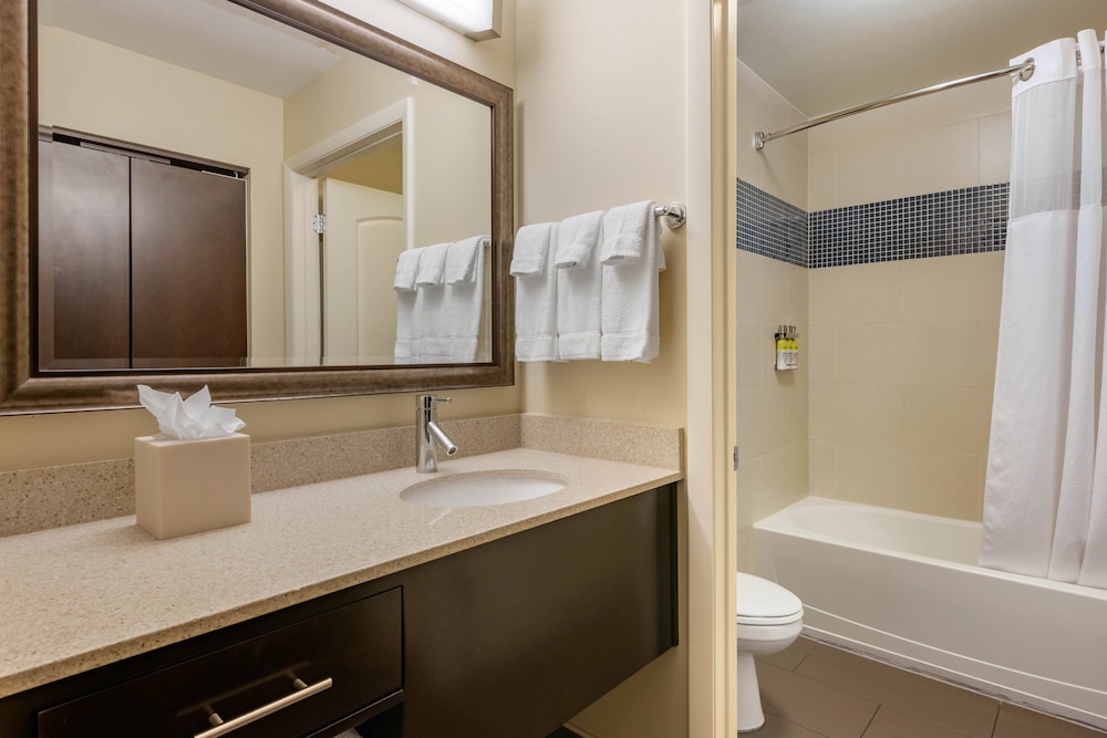 Staybridge Suites St. Petersburg FL 24/79