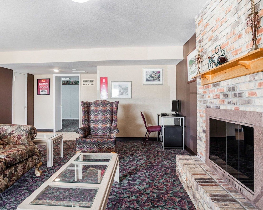 Econo Lodge Jefferson City 34/41