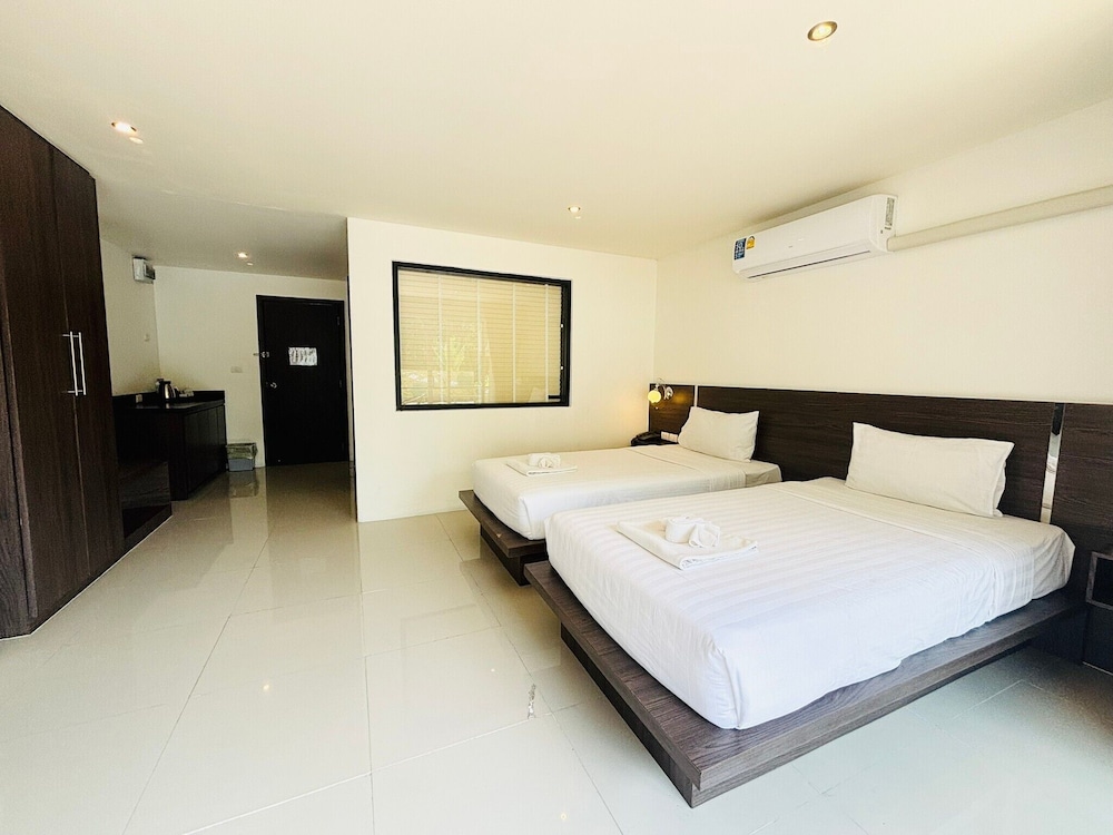 Basic, Twin Beds, Oceanview Treasure Hotel & Residence 7/10