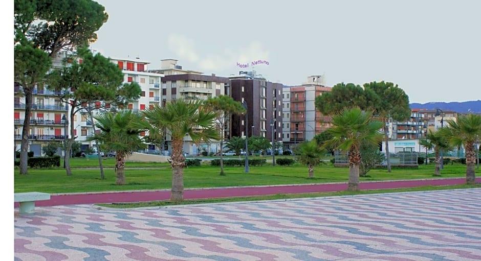 HOTEL NETTUNO SOVERATO 37/59