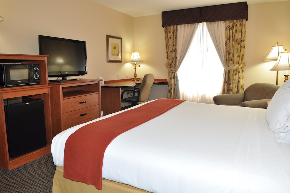 Holiday Inn Express Las Vegas-Nellis, an IHG Hotel 22/47