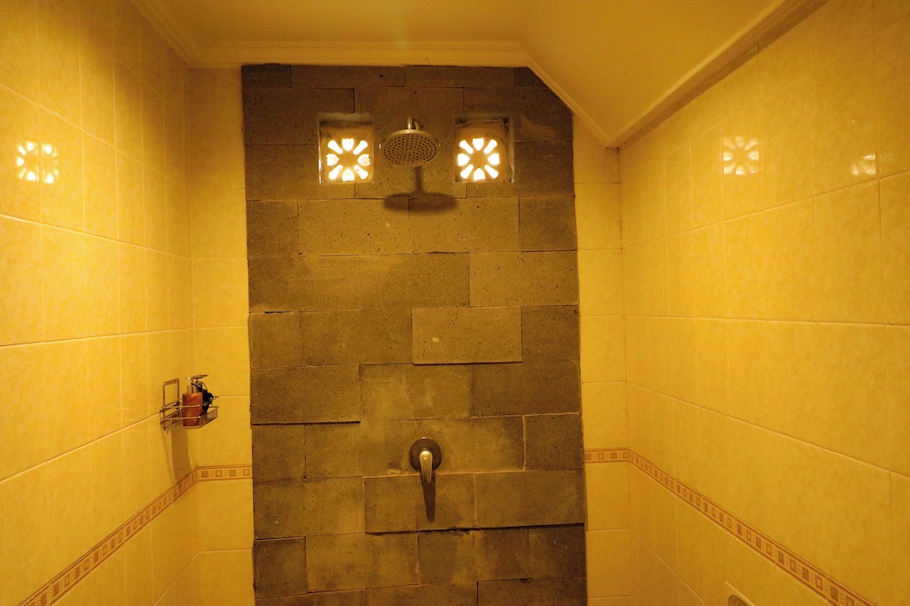 Mina Pelasa Hotel and Resto 43/61
