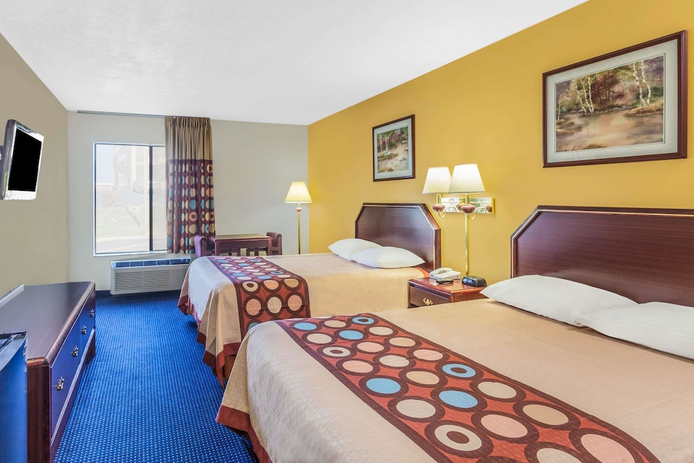 Super 8 by Wyndham Morristown/South 5/16