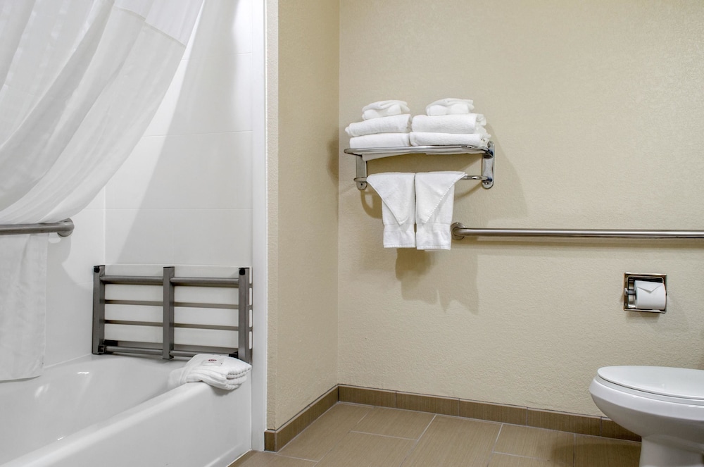 Comfort Inn & Suites Covington - Mandeville 11/32
