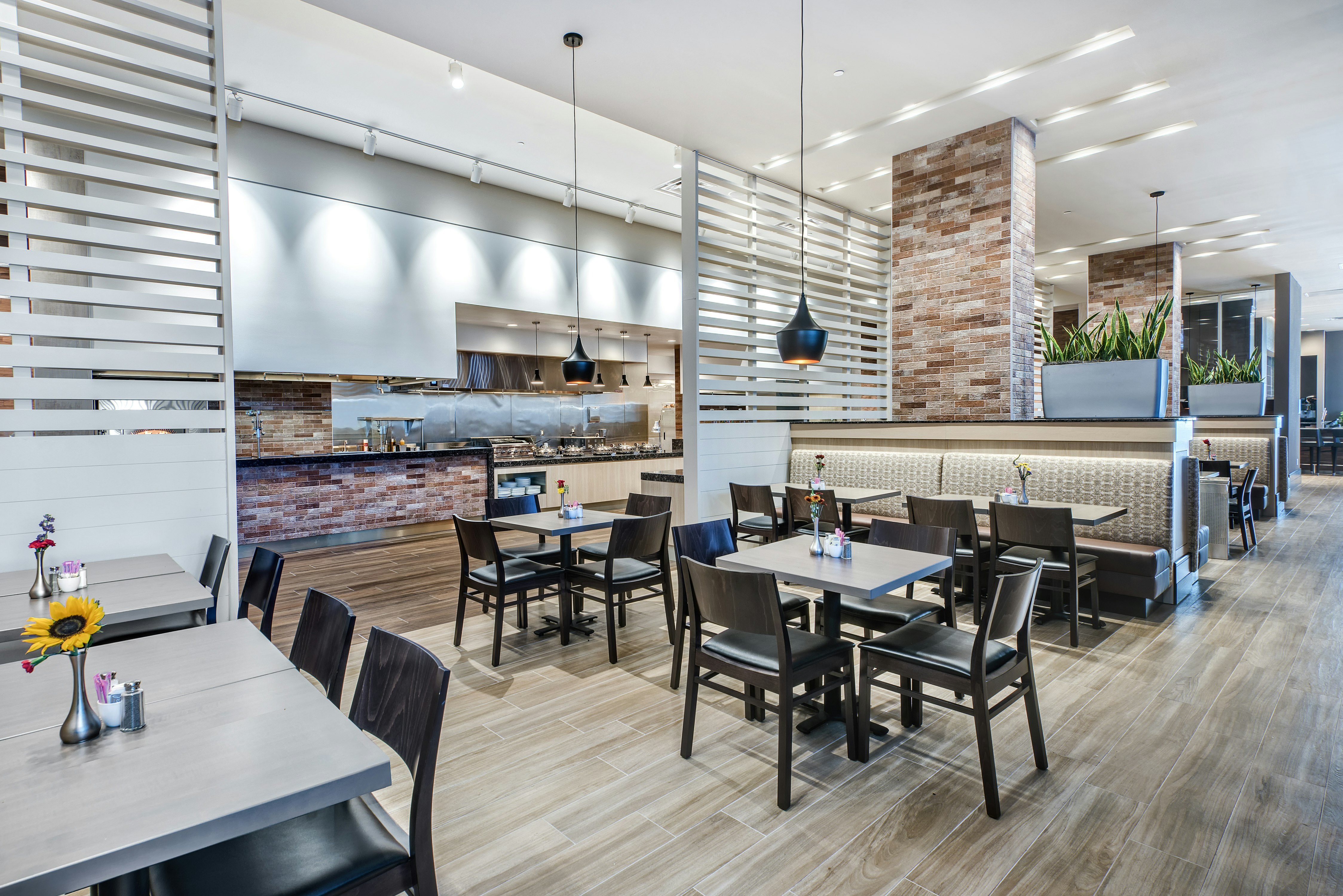 Embassy Suites By Hilton College Station 30/57
