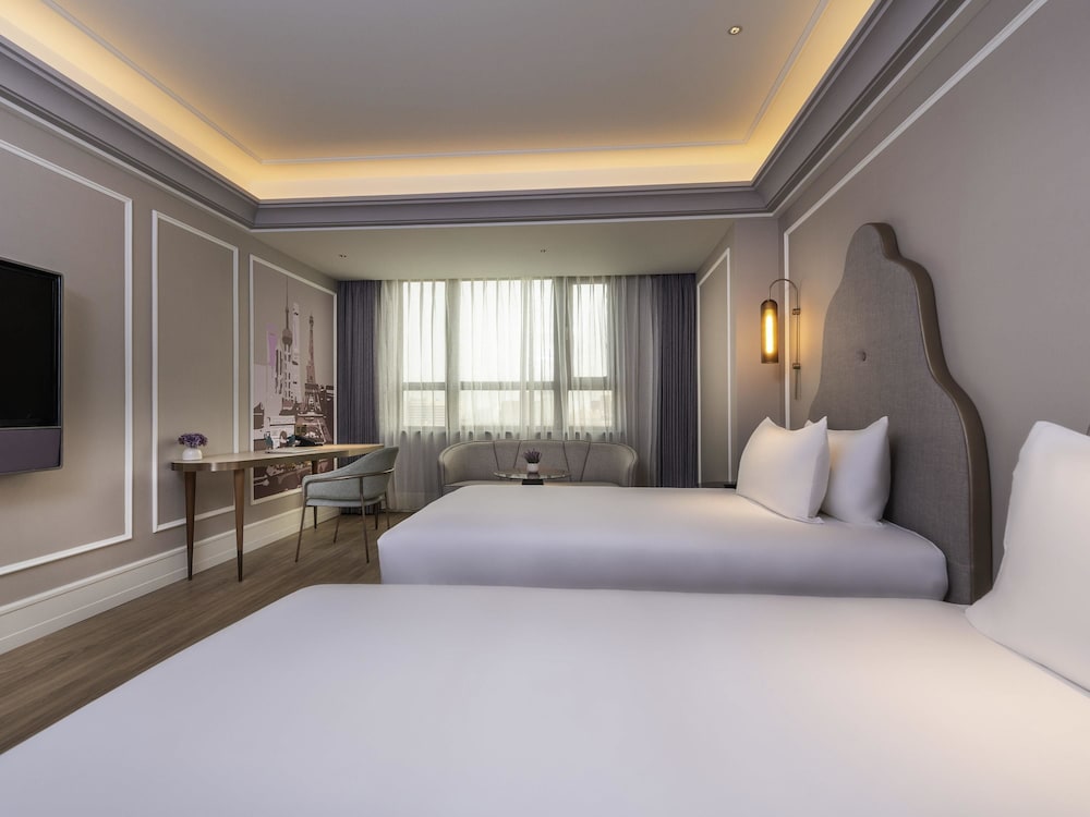 DELUXE, TWIN BEDS