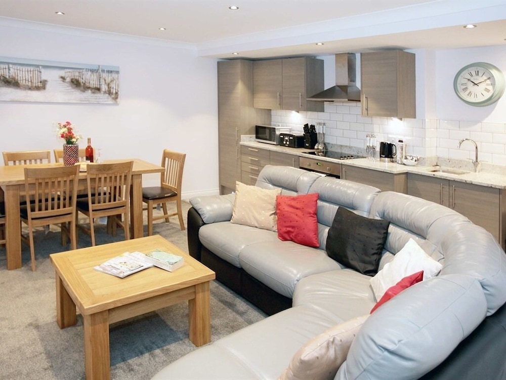 Austen's Luxury Apartments 29/50