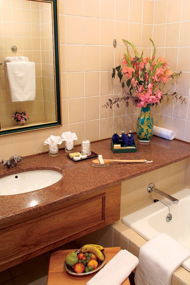 Coach House Hotel Spa 46/50