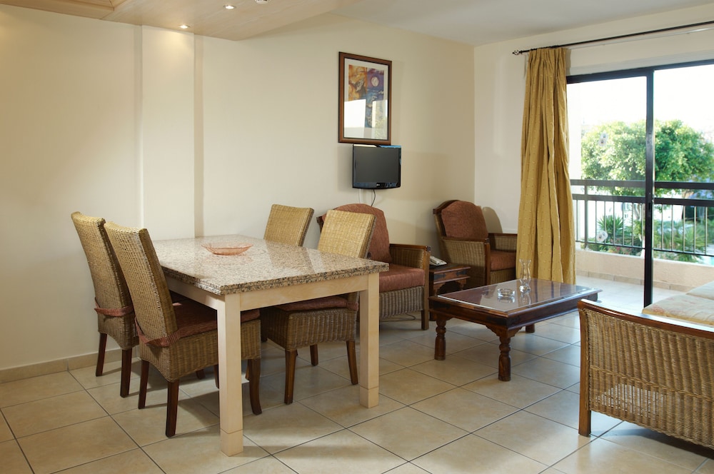 Senator Hotel Apartments - Adults Only 48/70