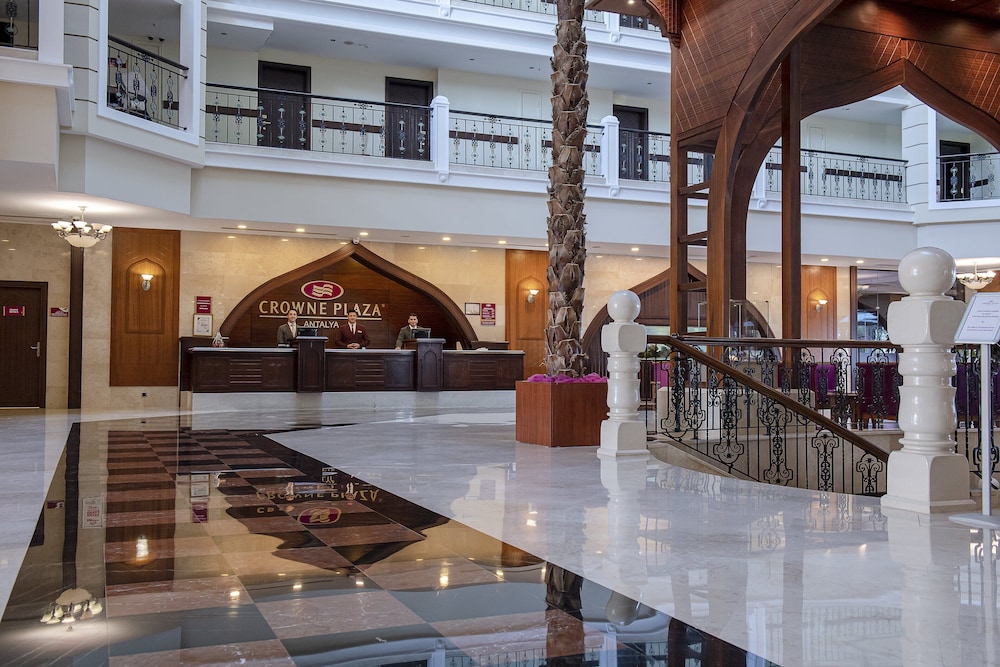 Crowne Plaza Antalya 62/83