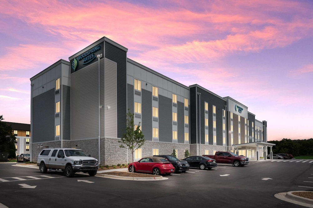 WoodSpring Suites Concord-Charlotte Speedway 25/36