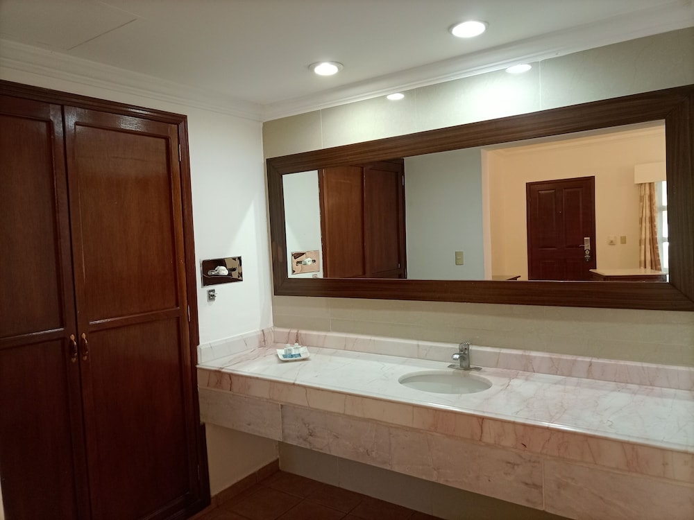 InHouse Select Hacienda Tres Rios 69/70