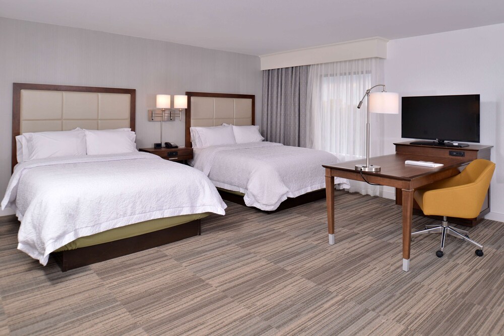 Hampton Inn Suites Ann Arbor West 21/47