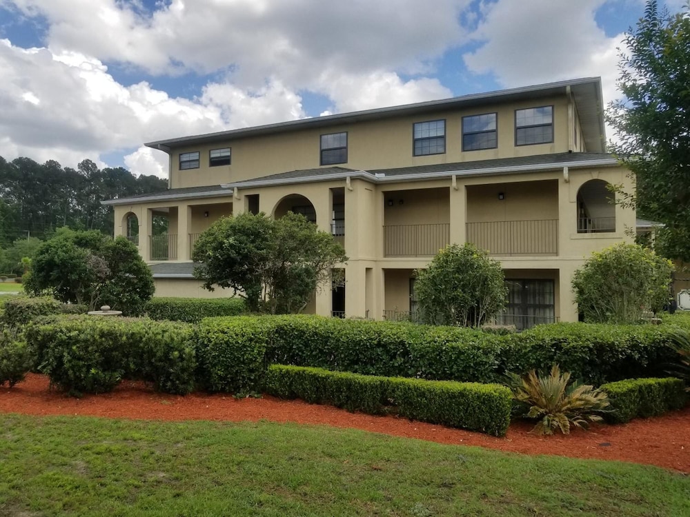 Inn at Mulberry Grove 32/33
