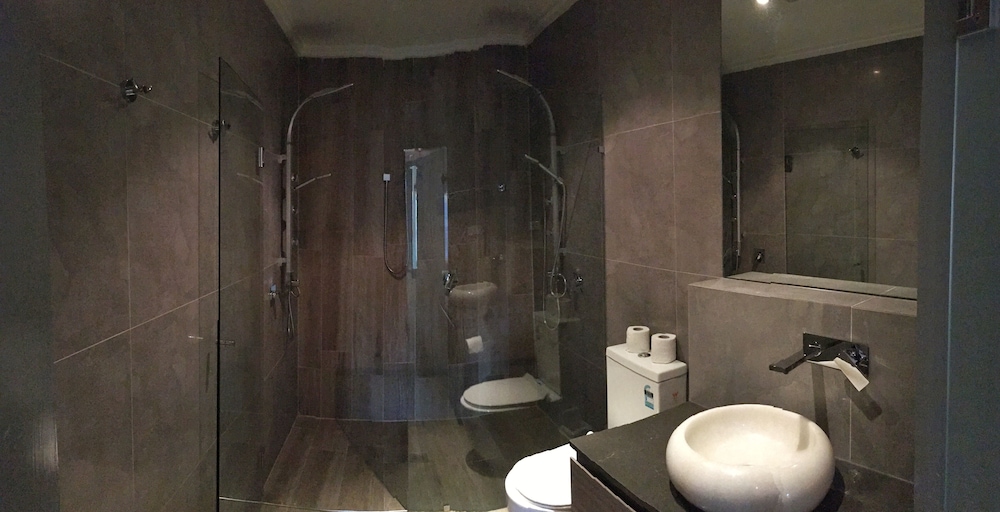 Sydney RiseOn Hotel 7/56