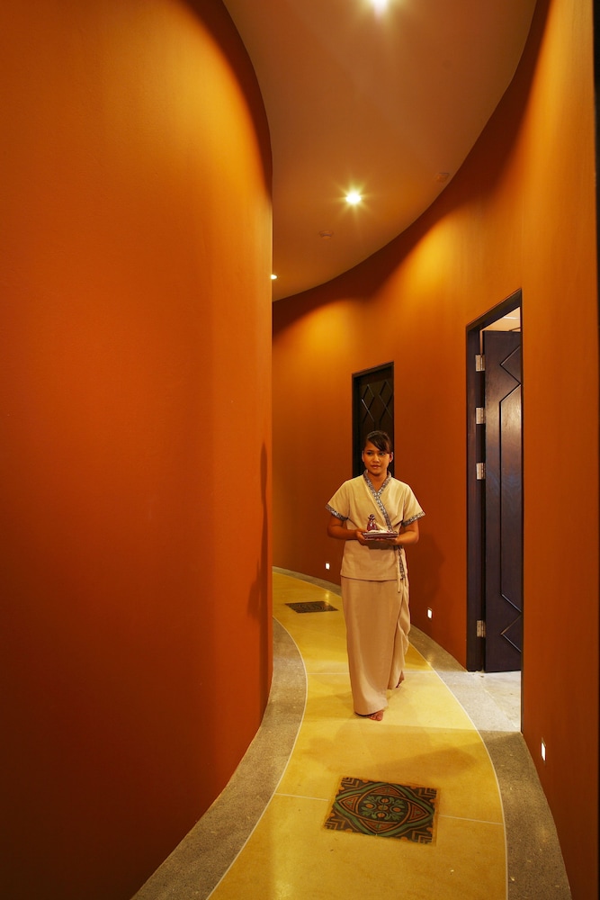 Peace Laguna Resort and Spa 20/50
