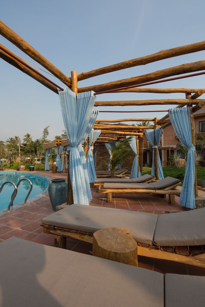 Vela Phu Quoc Resort 86/98