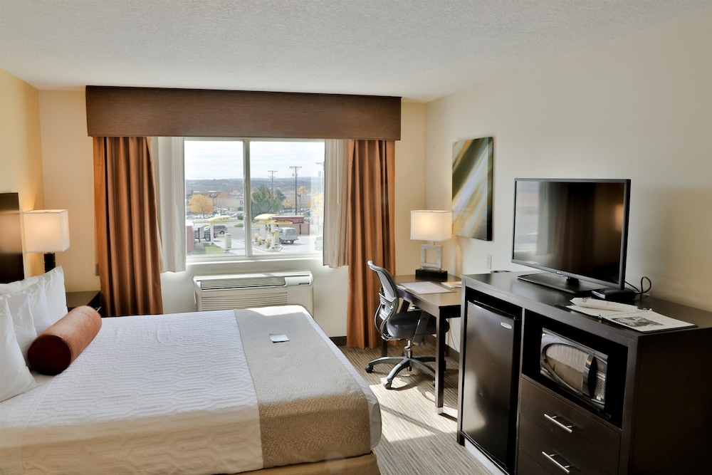 Best Western Plus The Four Corners Inn 29/69