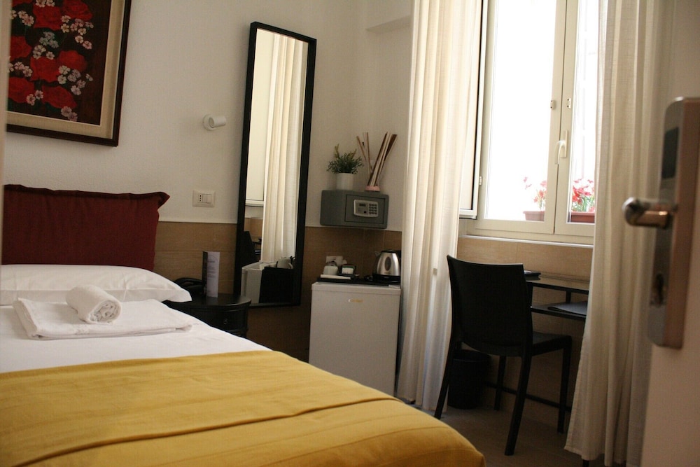 H22 Hotel 17/22