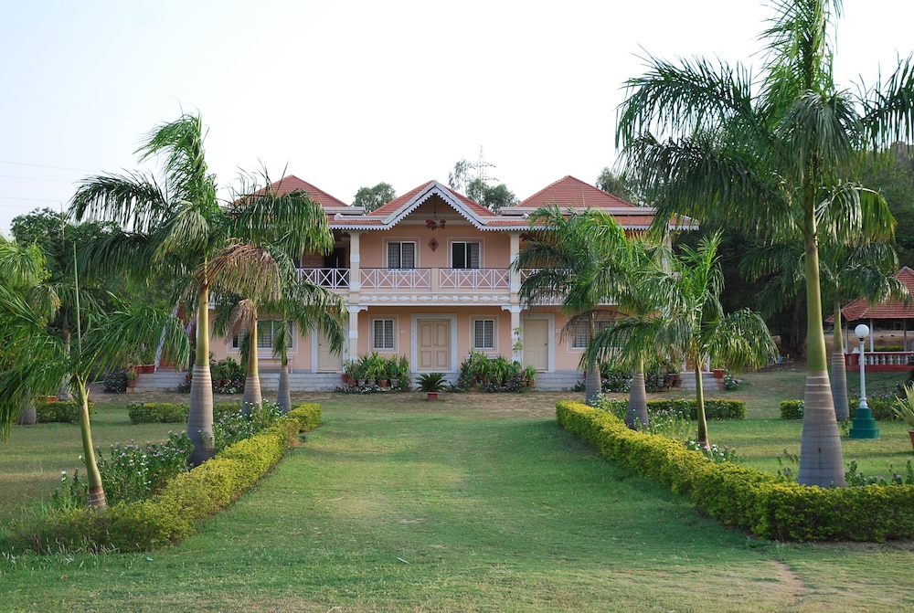 KISHKINDA HERITAGE RESORT 42/50