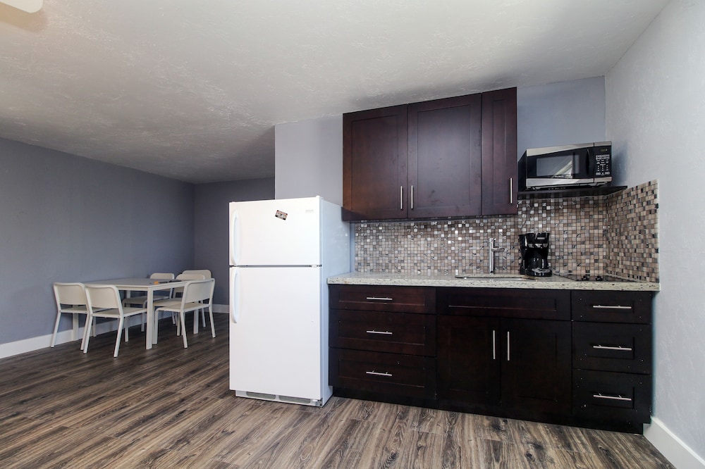 Sun Beach Inn 33/50