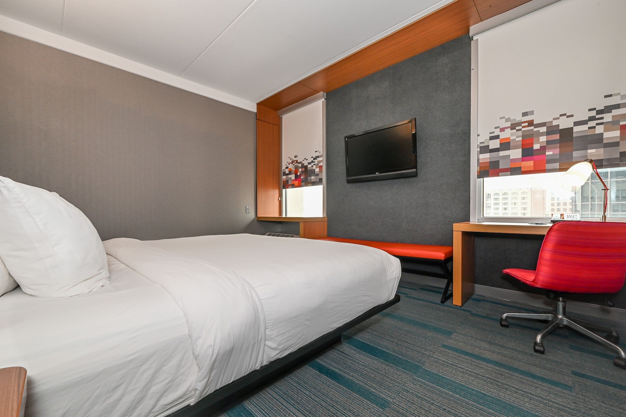 Room, King Bed, Accessible, Aloft Charlotte City Center 3/5