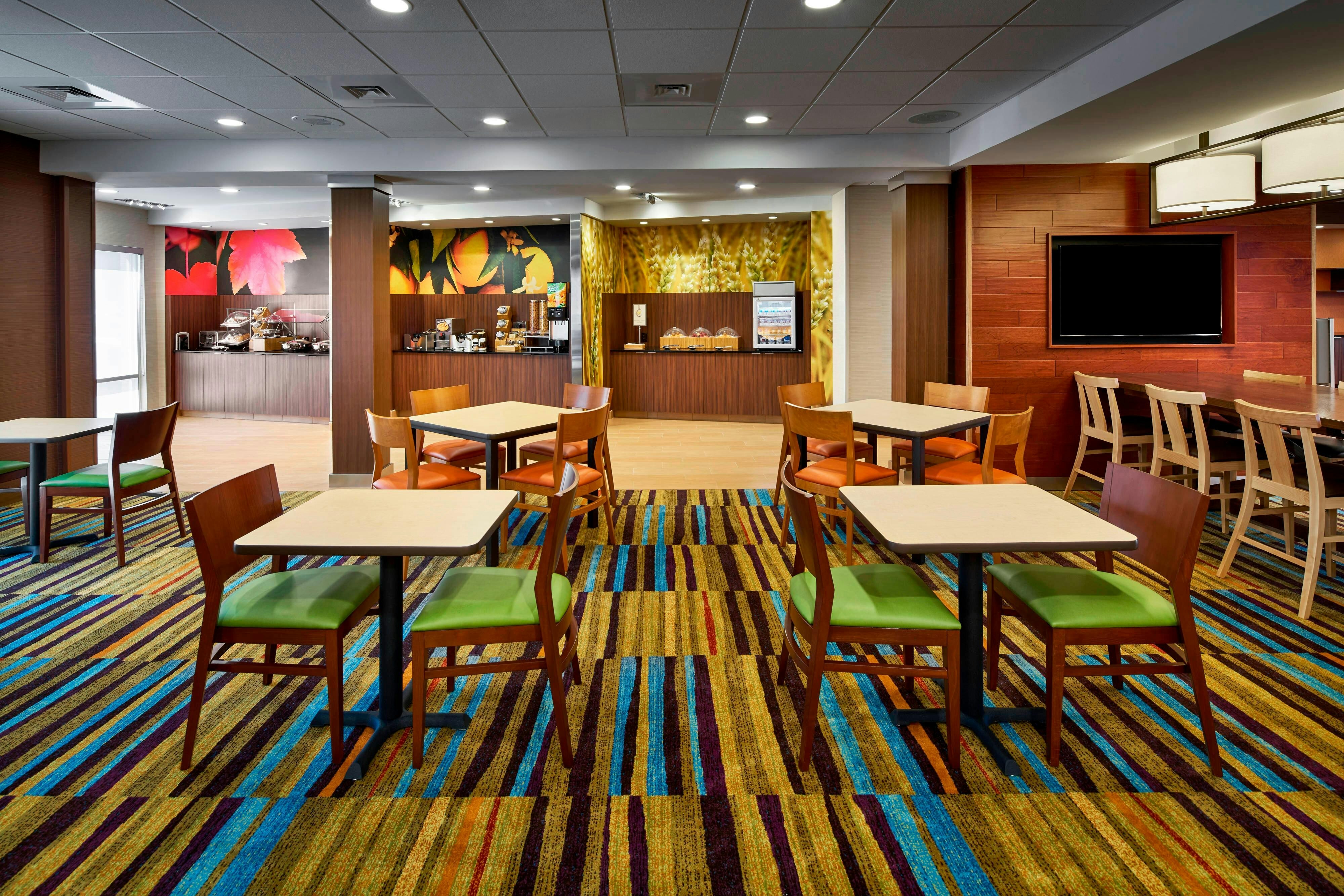 Fairfield Inn Suites Alexandria 30/35