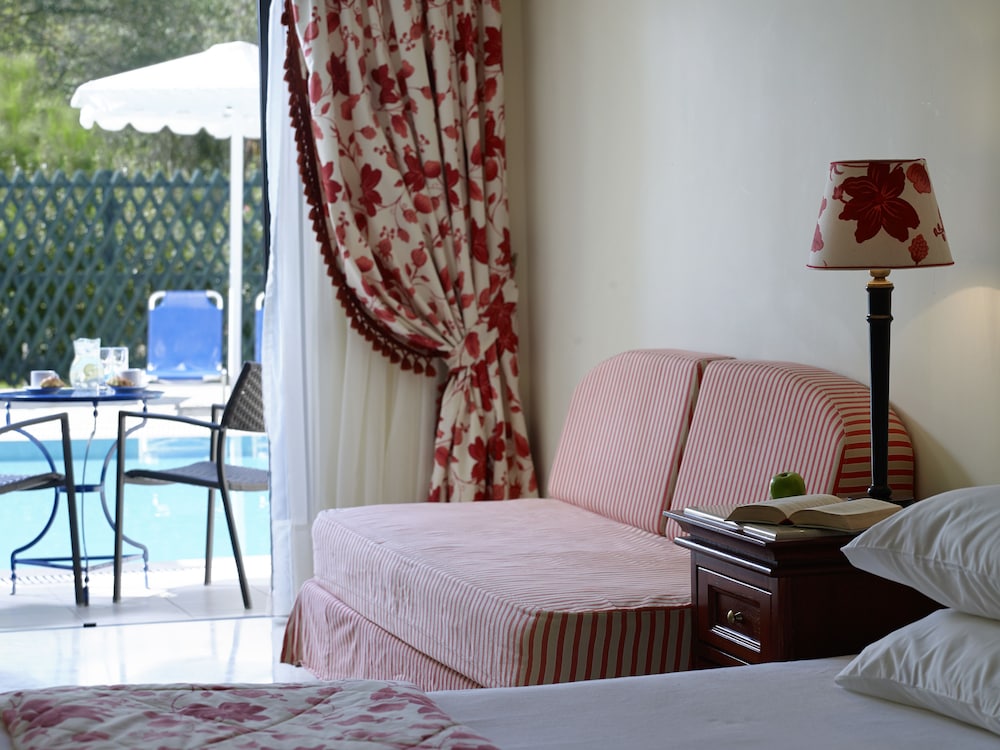Roda Beach Resort & Spa 18/49