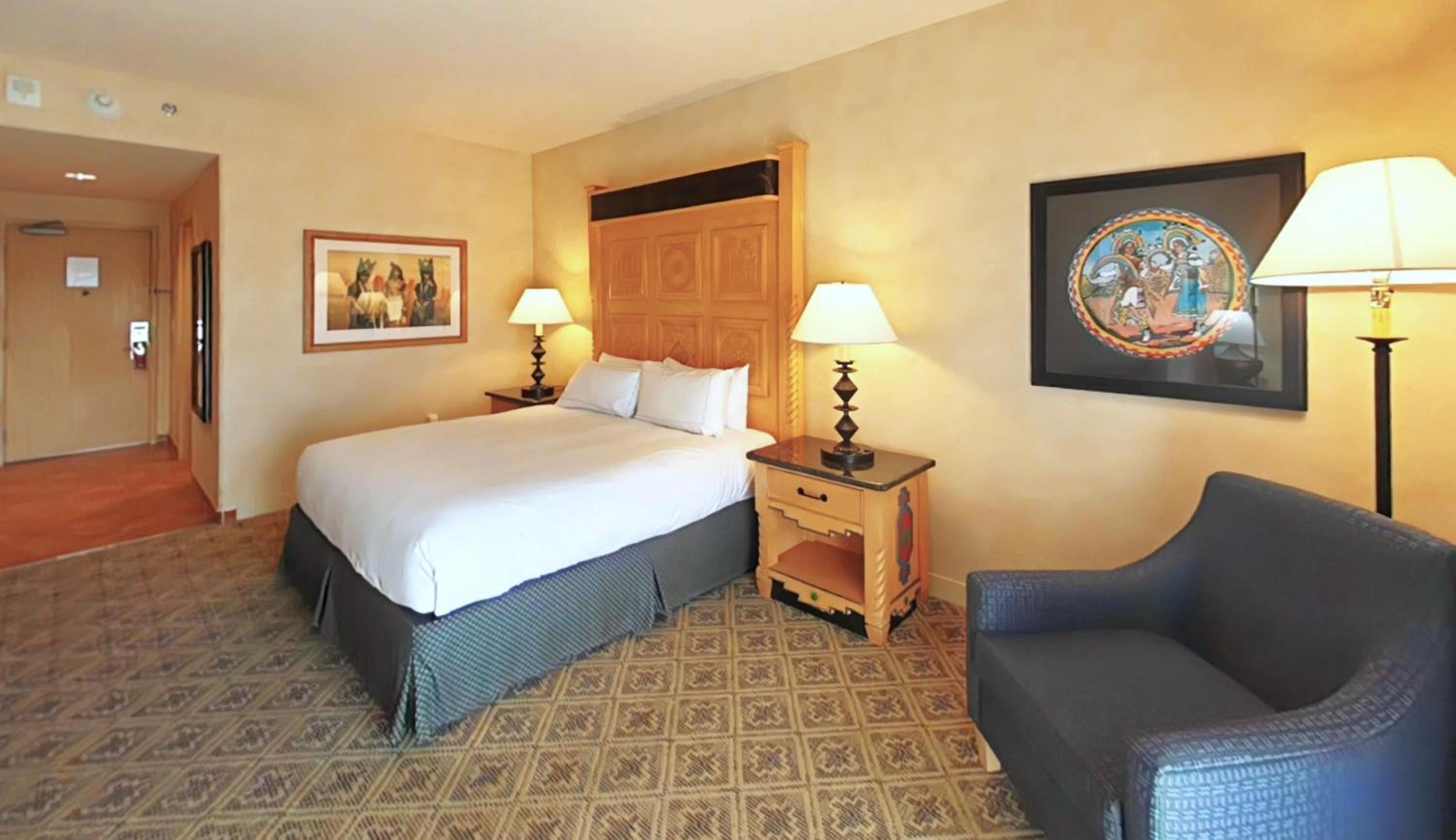 ROOM, KING BED, BALCONY