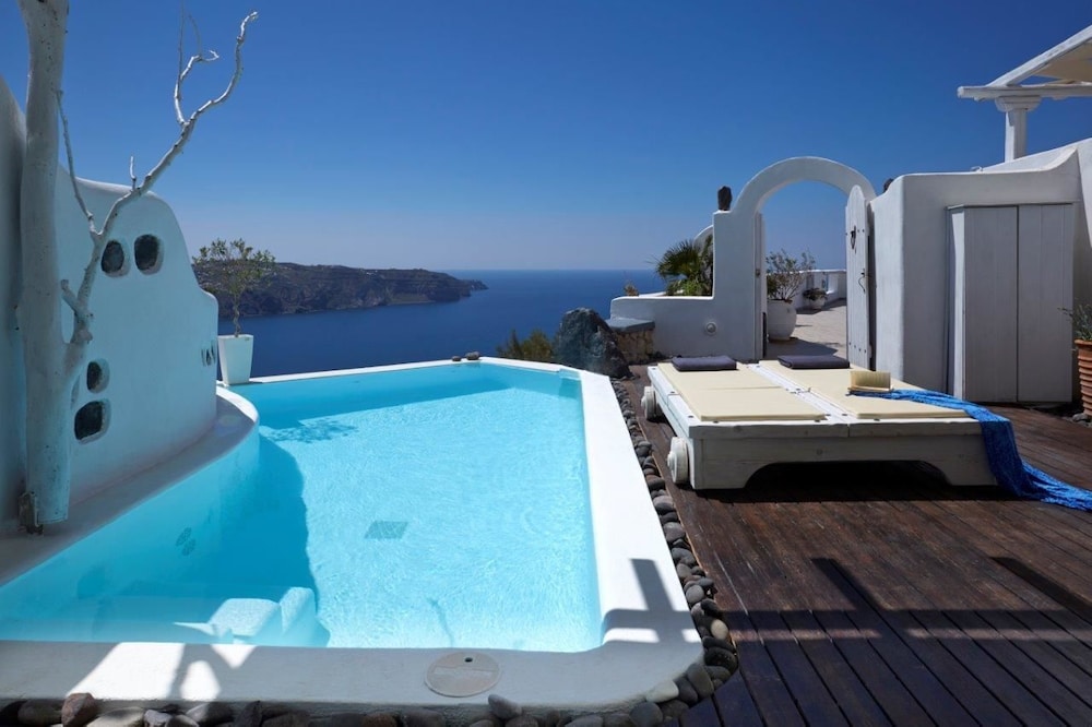 ATHERMI SUITES 26/74