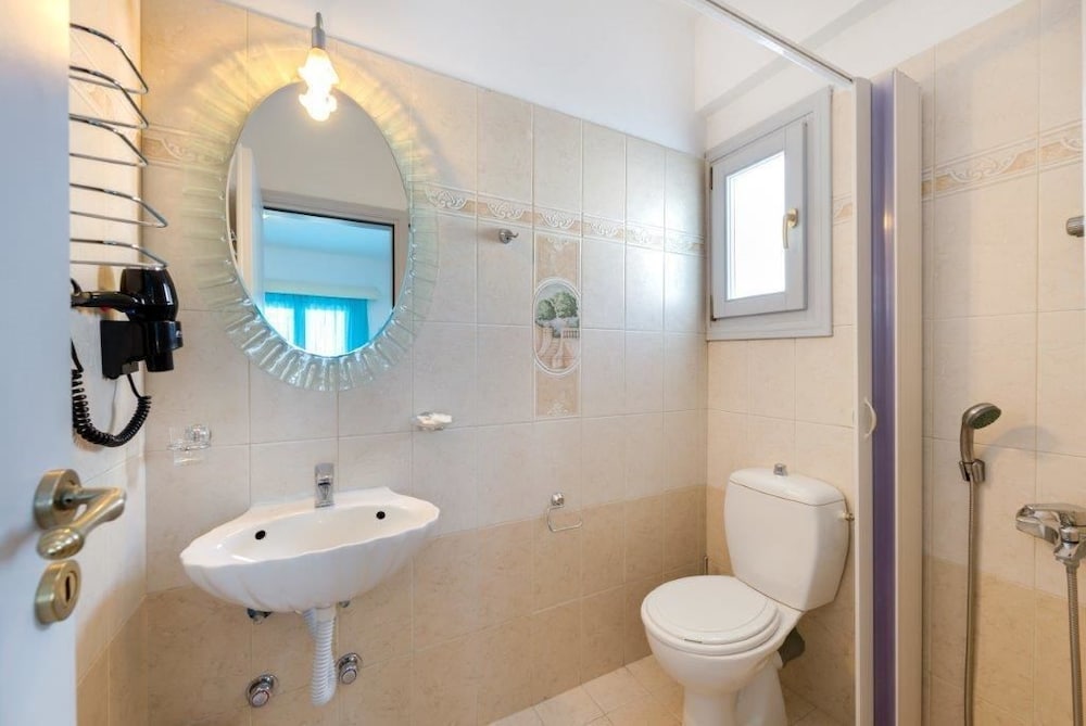 Ellinon Thea Boutique Hotel 69/72