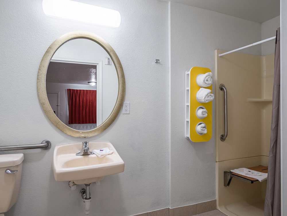 Motel6 Columbus, OH - OSU 54/54