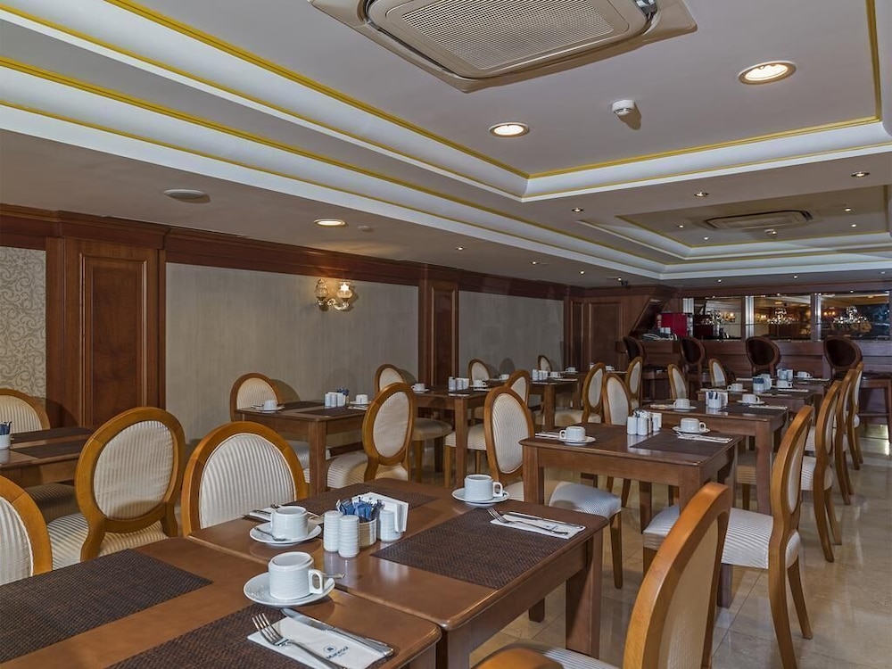 Mineo Park Hotel 53/58