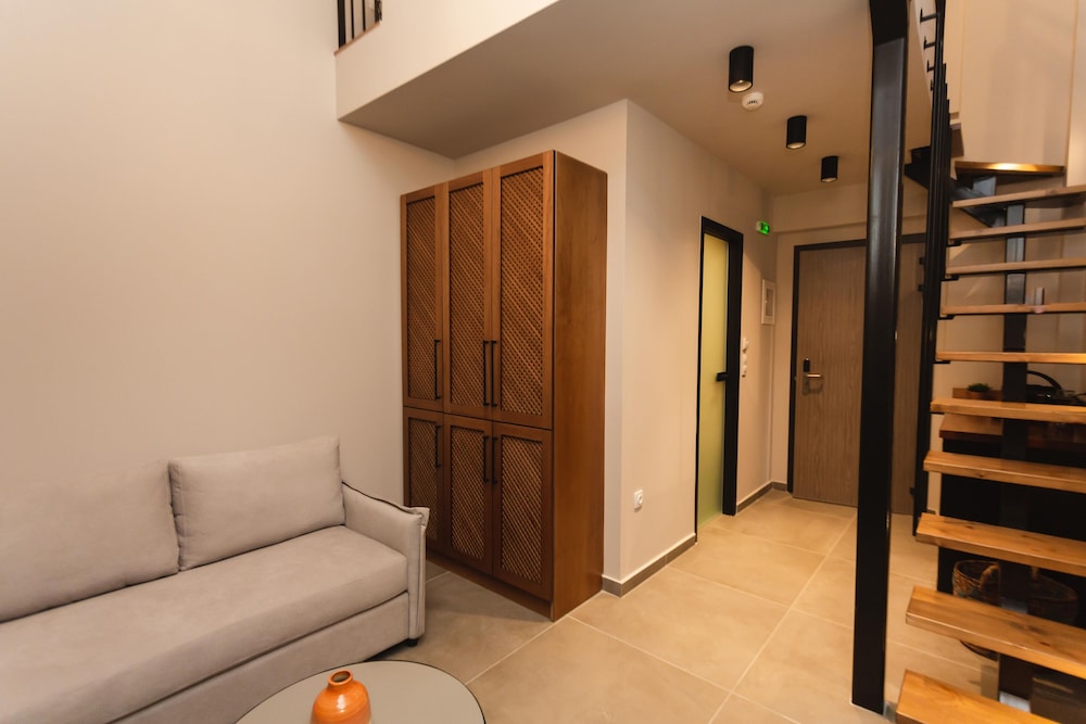 Amoessa Boutique Hotel 40/56