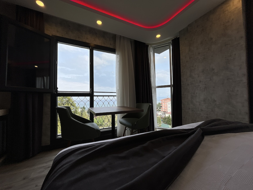 Avni Bey Otel 26/43