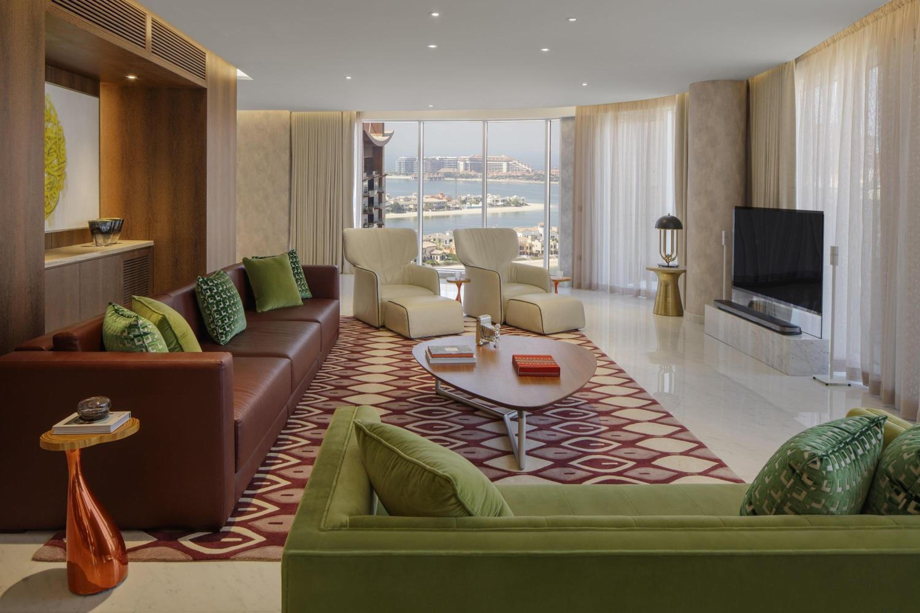 2 Bedrooms, Royal, Vip, Luxury, Suite, Hot Tub، Andaz Dubai The Palm by Hyatt 5/8
