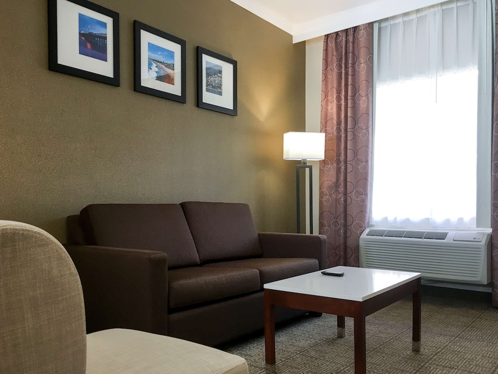 MainStay Suites Orange County John Wayne Airport 32/57