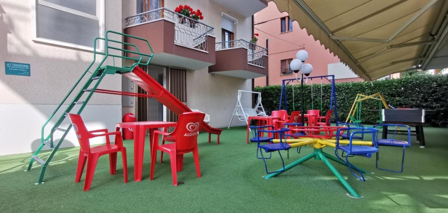 Hotel Cosmos 29/34