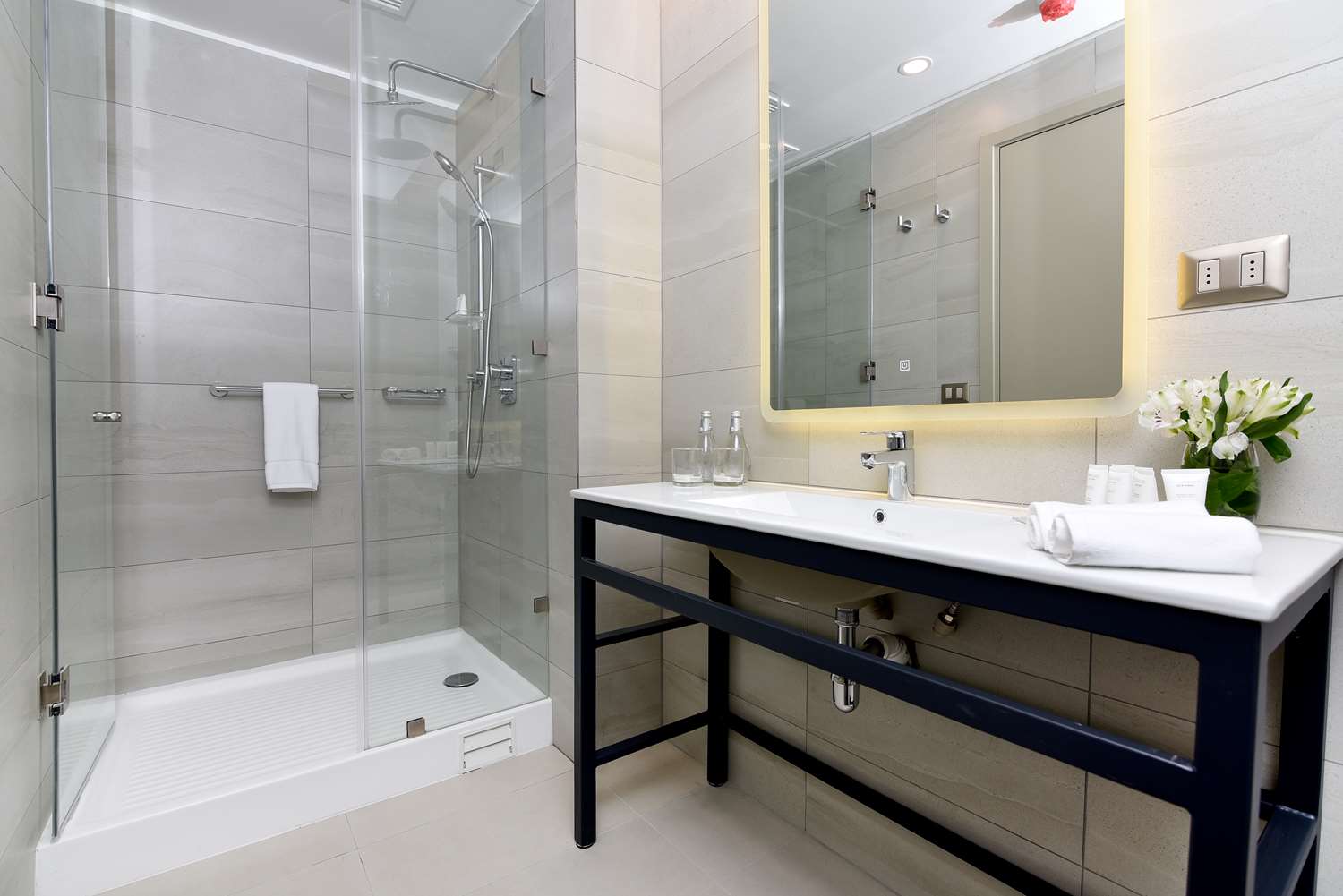 غرفة قياسية بسريرين منفصلين، Best Western Ferrat 3/4